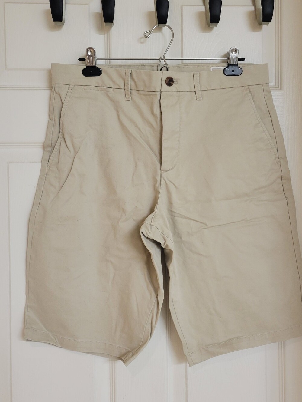 GAP Men's Khaki Shorts Size 32